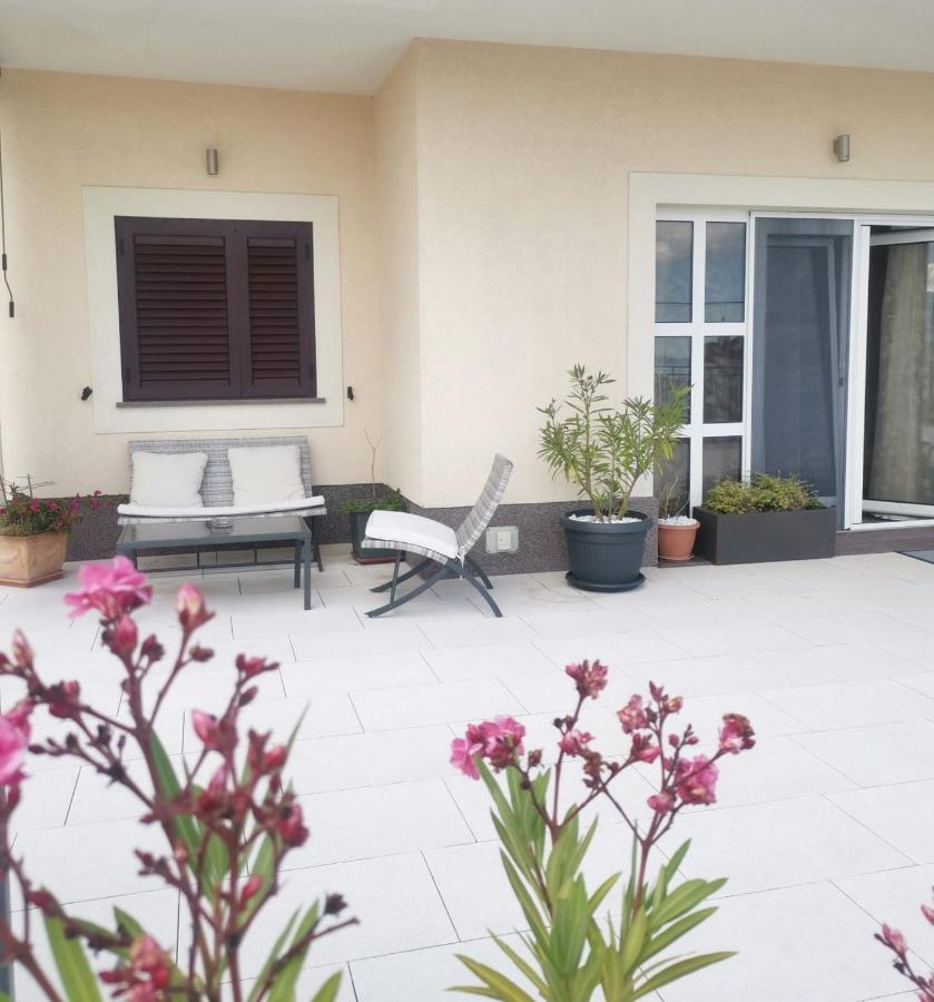 Studio Apartment "Brigita",Parking With Gate Fiume Kültér fotó