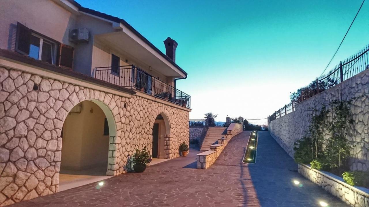 Studio Apartment "Brigita",Parking With Gate Fiume Kültér fotó
