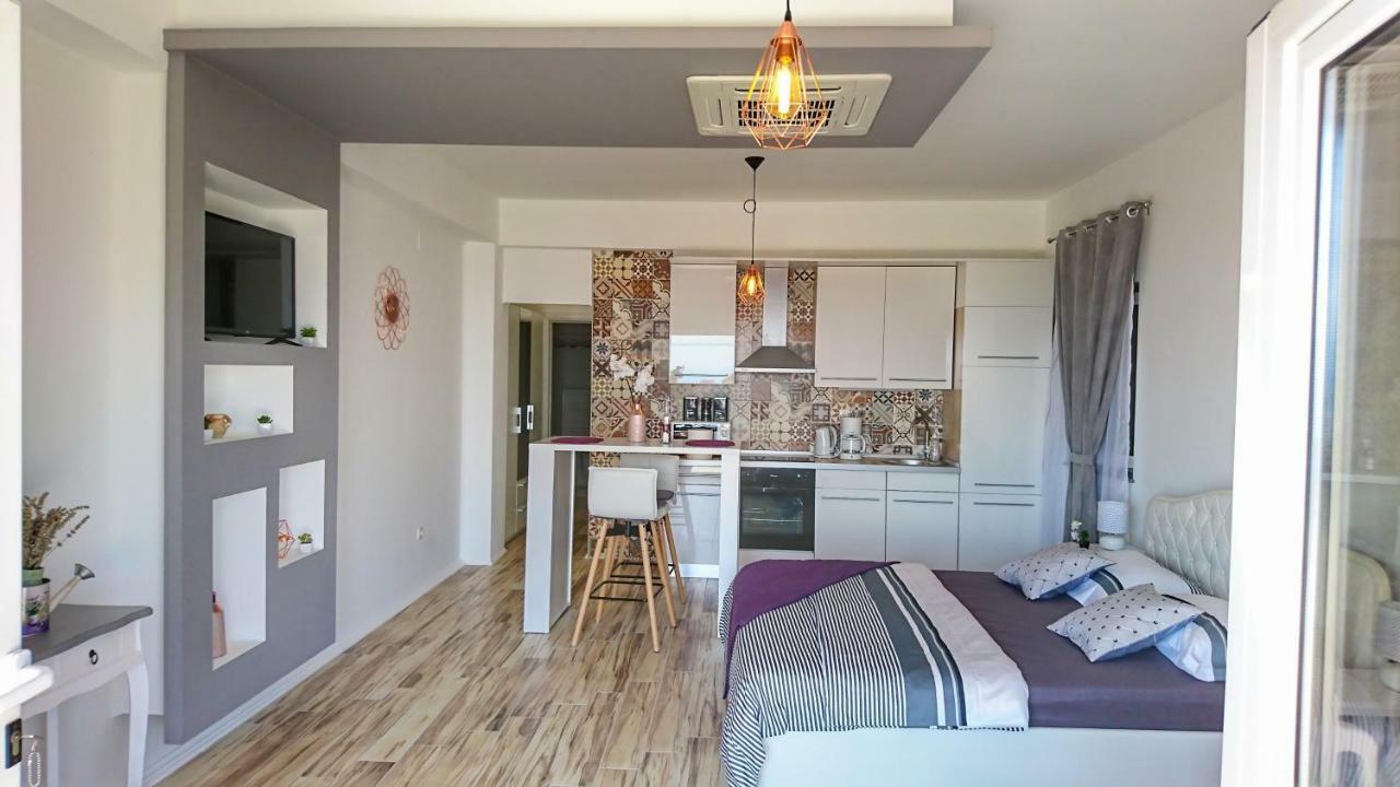 Studio Apartment "Brigita",Parking With Gate Fiume Kültér fotó