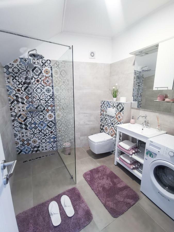 Studio Apartment "Brigita",Parking With Gate Fiume Kültér fotó