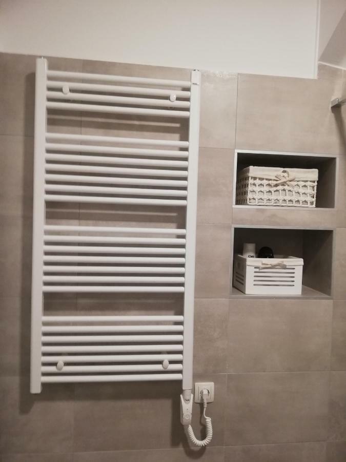 Studio Apartment "Brigita",Parking With Gate Fiume Kültér fotó