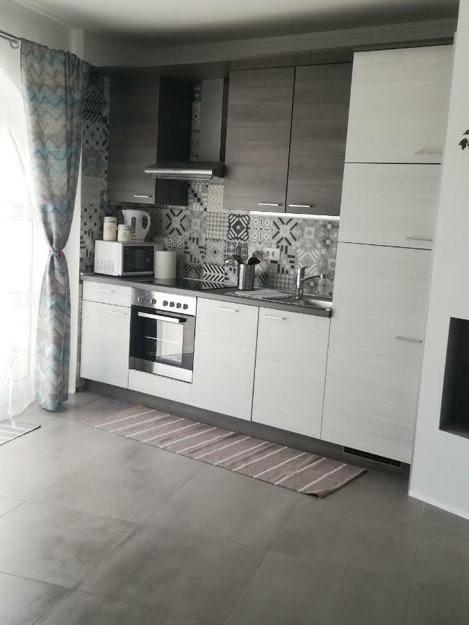 Studio Apartment "Brigita",Parking With Gate Fiume Kültér fotó